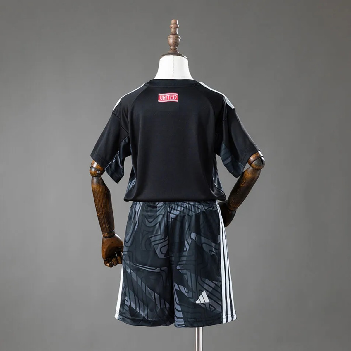 2026/27 Manchester United Goalkeeper Kids Kits