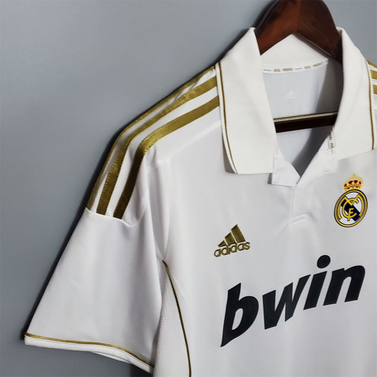 Retro Real Madrid 11/12 home jersey Fan Version