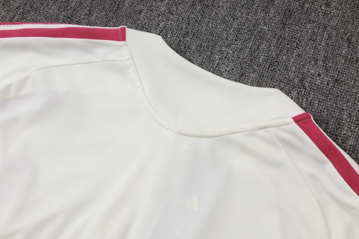 2026 Real Madrid Beige Long-sleeved half-pull training kit