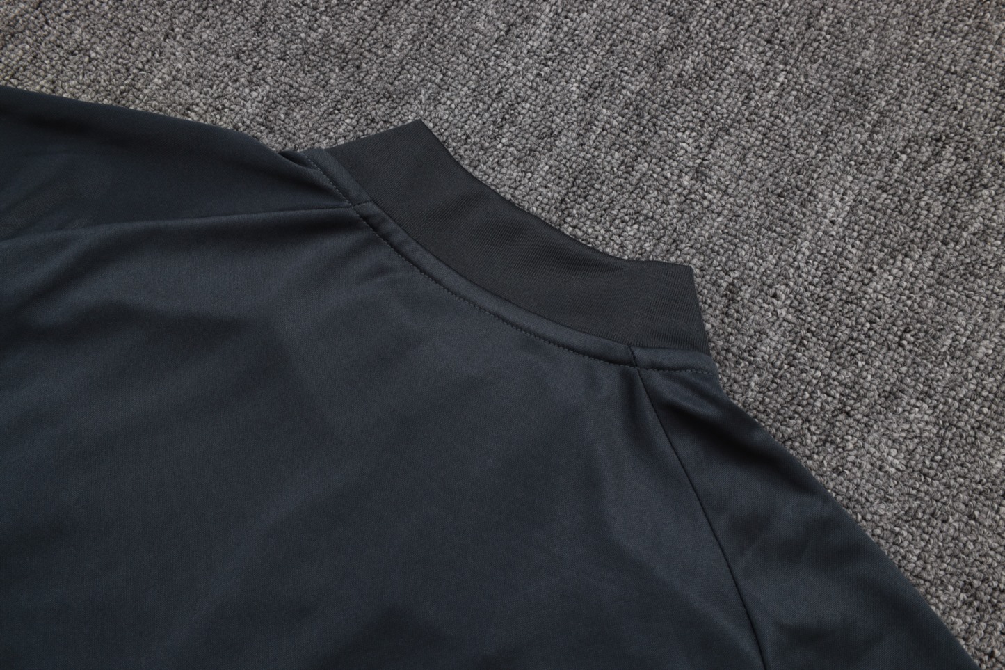 202526 Real Madrid Dark gray yellow Long-sleeved half-pull training kit Football team kit