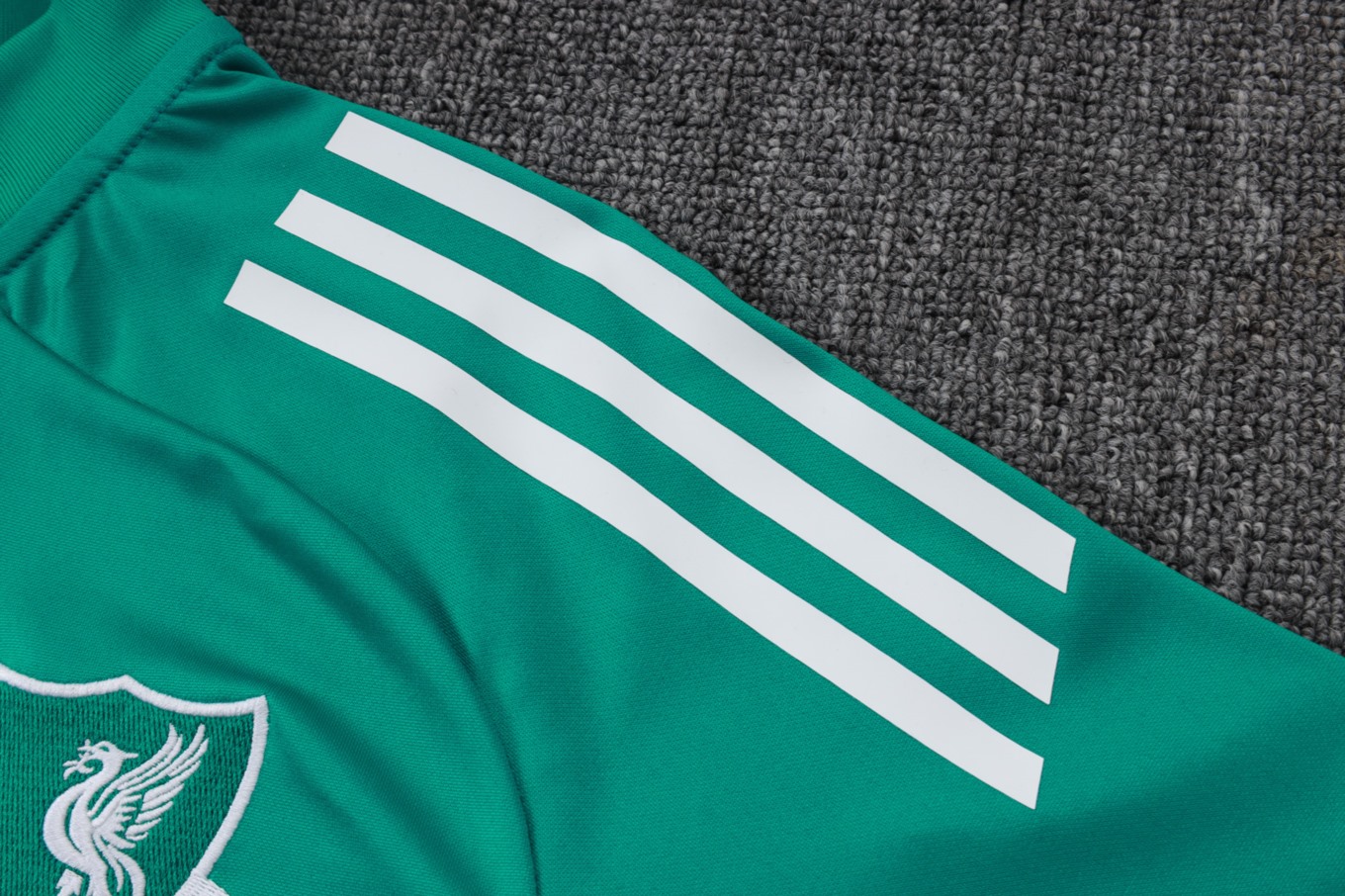 202526 Liverpool Green Long-sleeved half-pull training kit Football team kit
