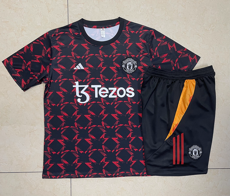 24/25 Manchester United Black red Training Set Shirt and Shorts