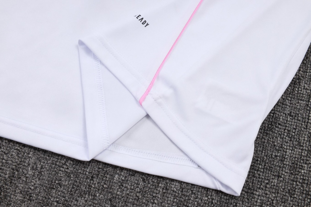 2026 Juventus White Training Set Shirt and Shorts