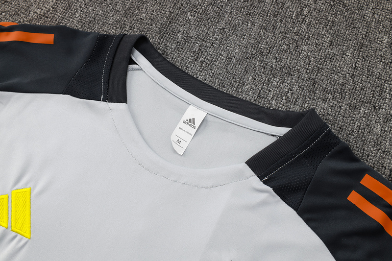 24/25 Benfica Grey Training Set Shirt and Shorts