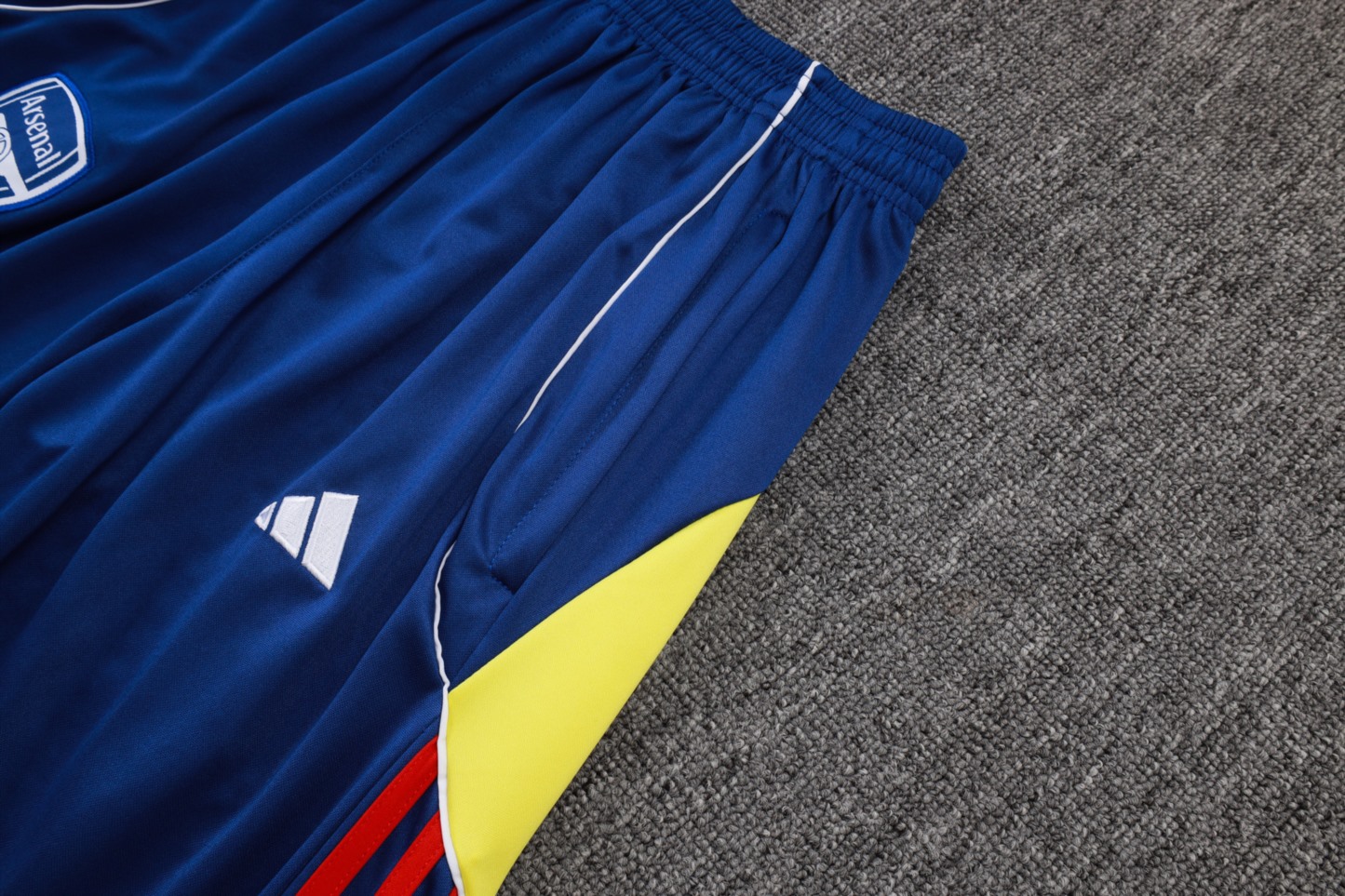 202526 Arsenal blue-yellow Long-sleeved half-pull training kit Football team kit