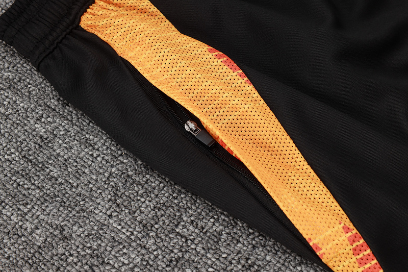 24/25 Manchester United Black red Training Set Shirt and Shorts