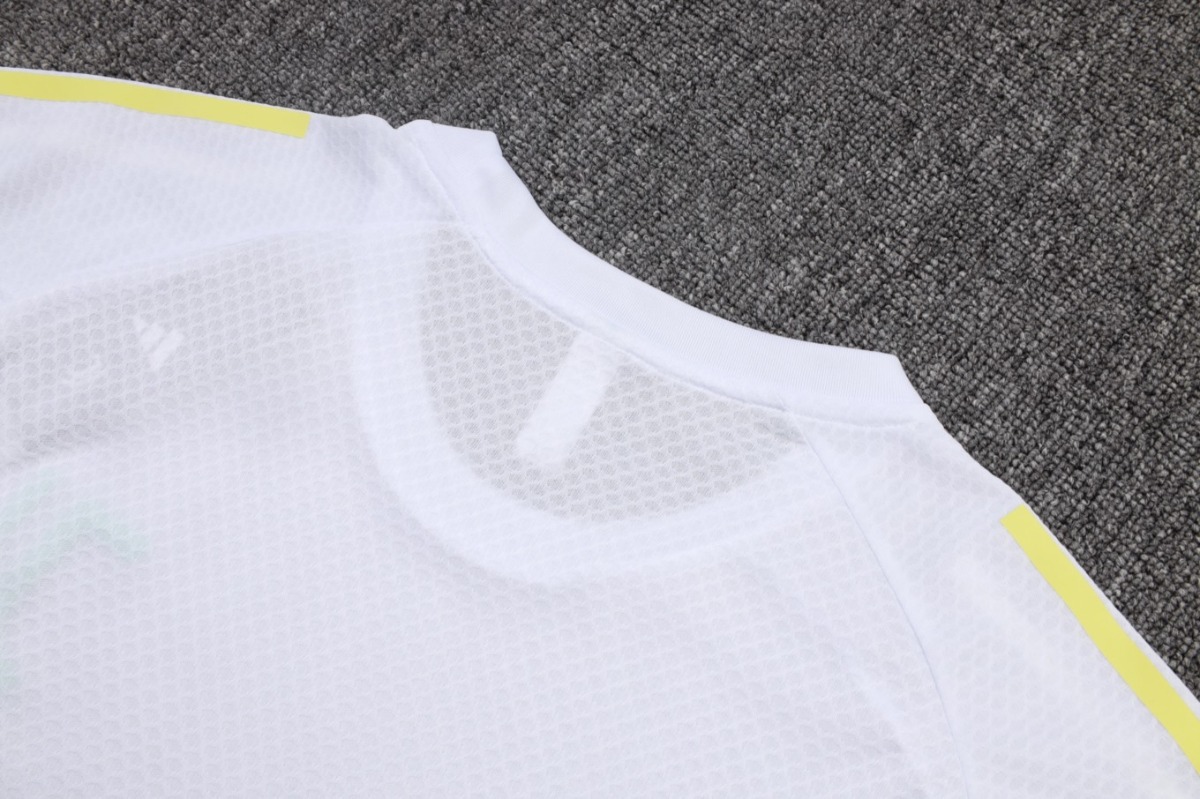 2026 Juventus White Training Set Shirt and Shorts