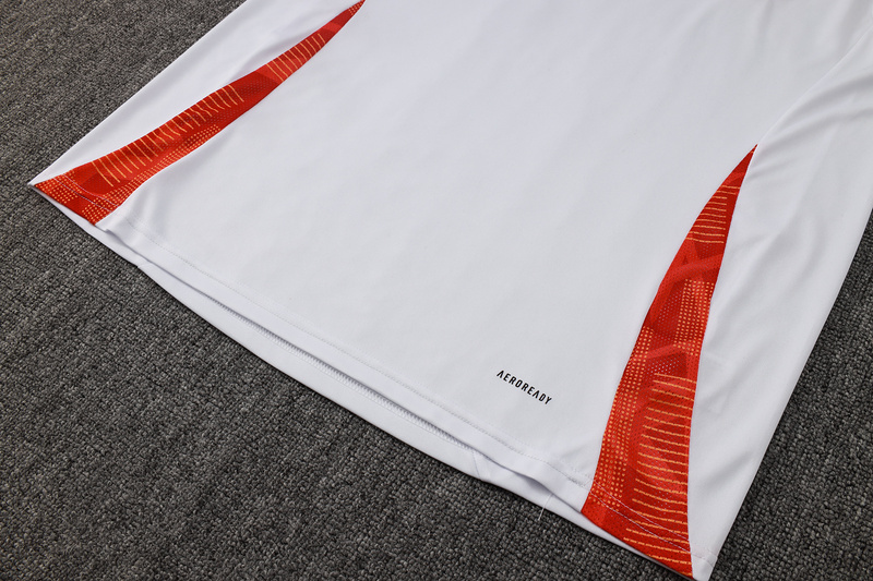 24/25 Internacional White Training Set Shirt and Shorts