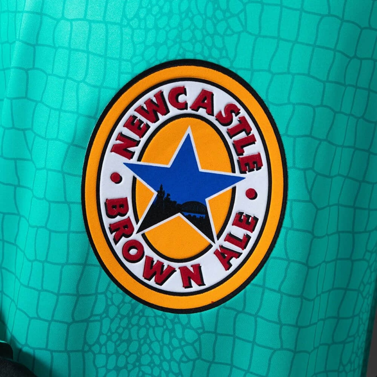 Retro Newcastle United  1997/98 Goalkeeper jersey Long Sleeve Fan Version
