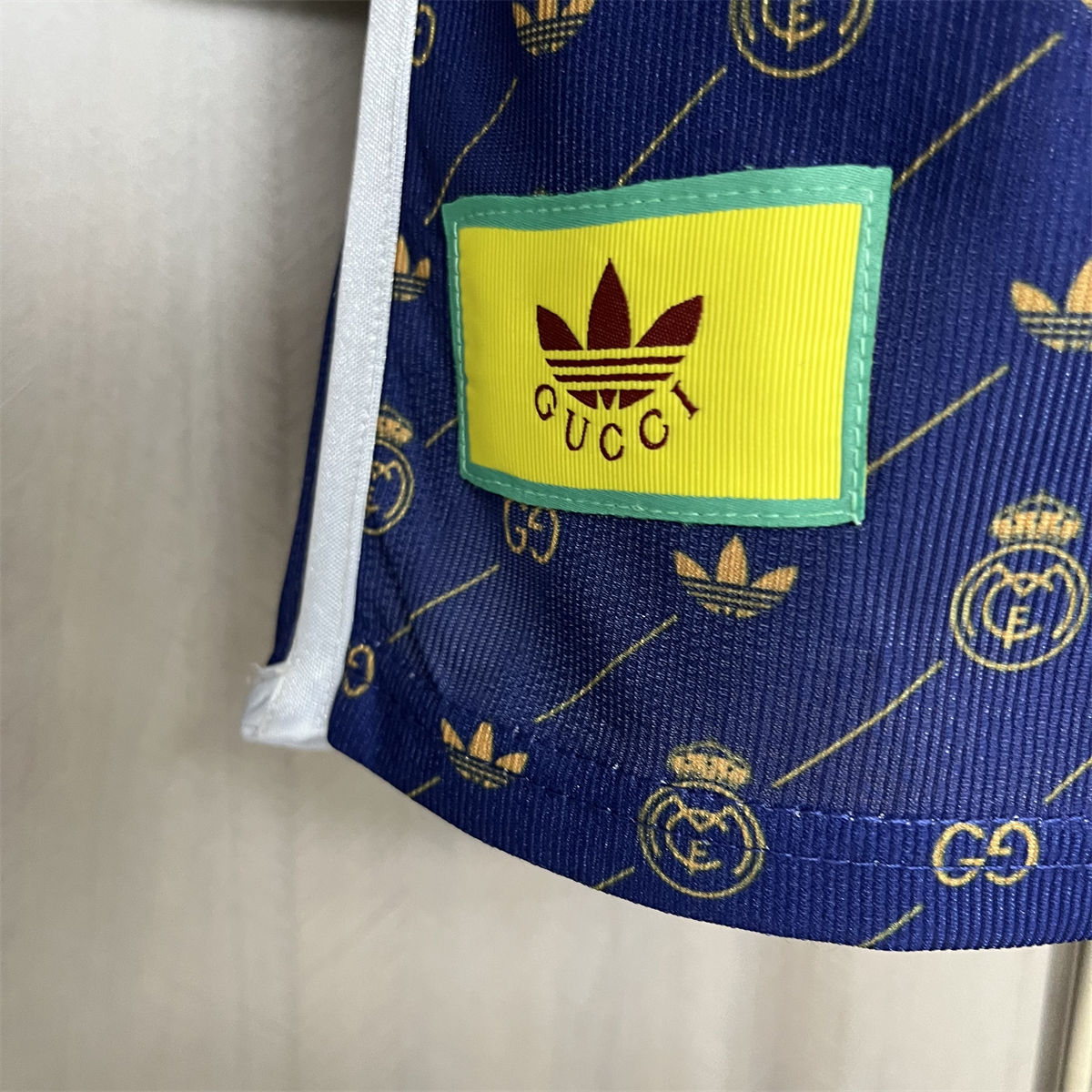 24/25 Real Madrid𝙂𝙐𝘾𝘾𝙄 GC Joint Special edition Jersey Player Version