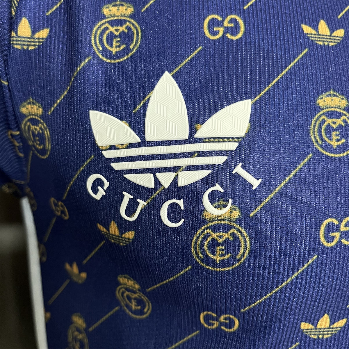24/25 Real Madrid𝙂𝙐𝘾𝘾𝙄 GC Joint Special edition Jersey Player Version