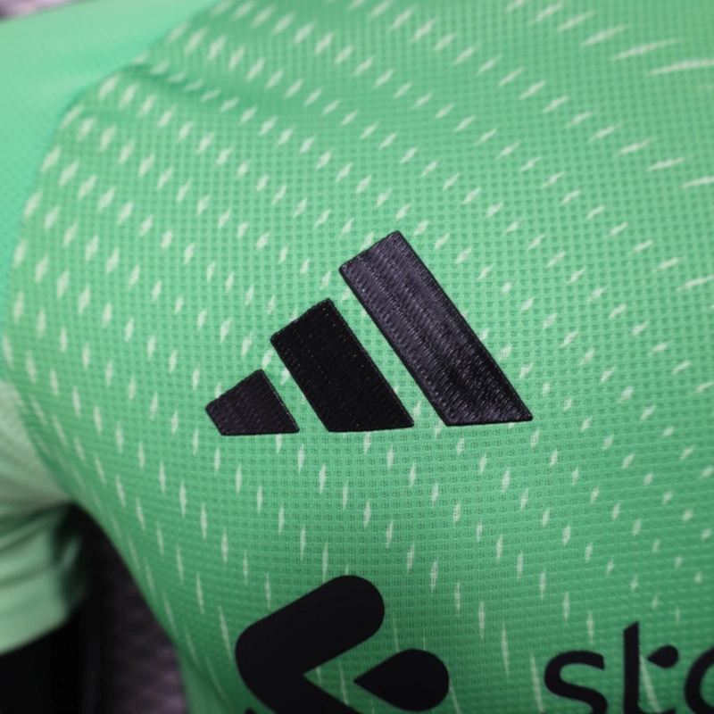 2025/26 Liverpool Goalkeeper Green jersey Player Version