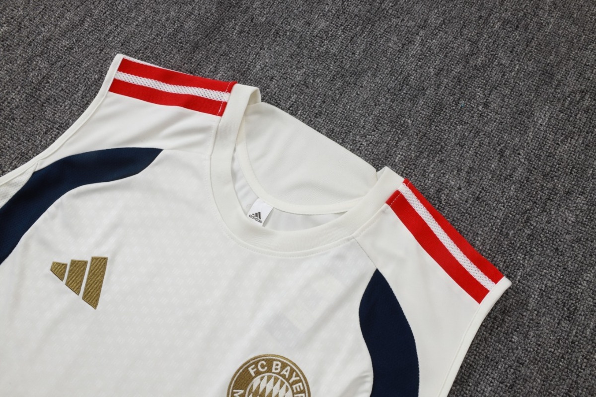 2026 Bayern Munich Beige Training Set Shirt and Shorts