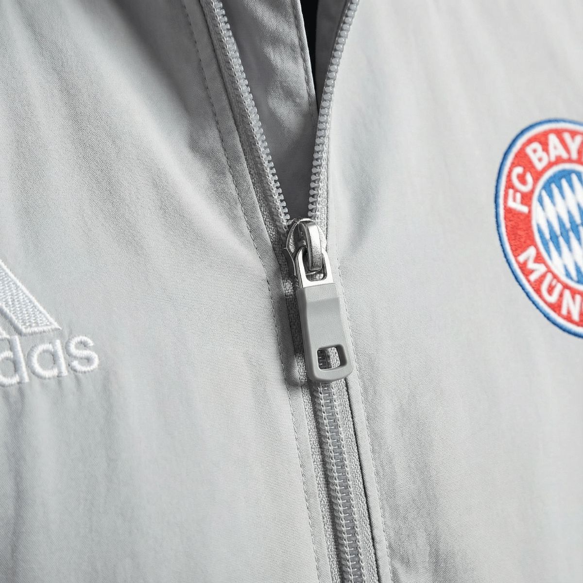 2026 Bayern Munich White Windbreaker Sport Unifom jersey Sport Unifom