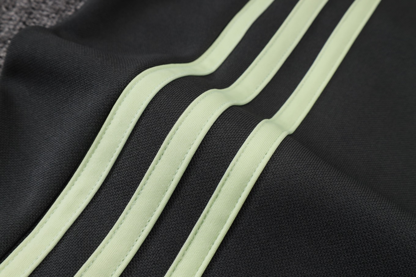 2026 Real Madrid Light green Jacket Training Suit Set