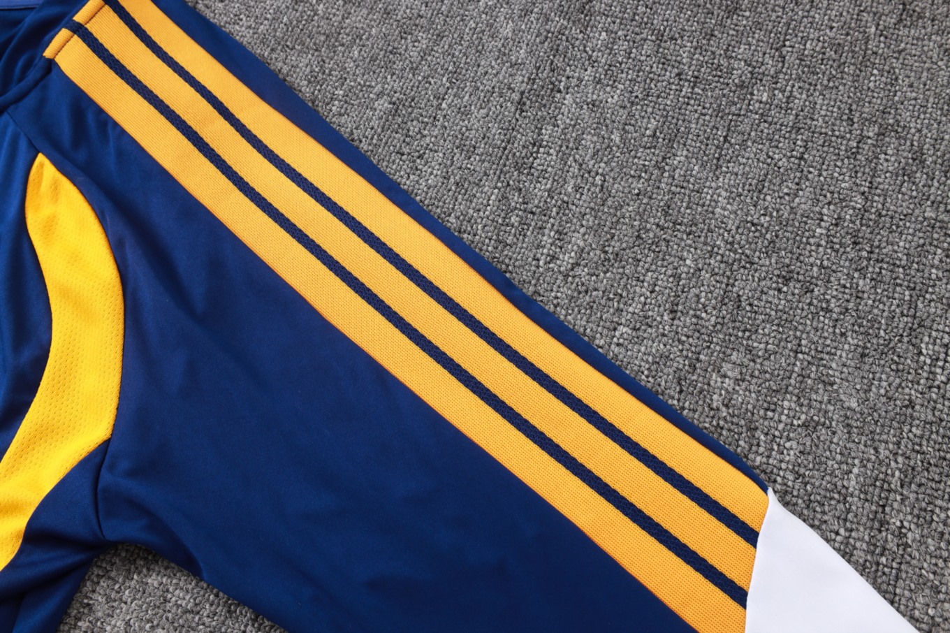 2026 Real Madrid Royal blue Long-sleeved half-pull training kit
