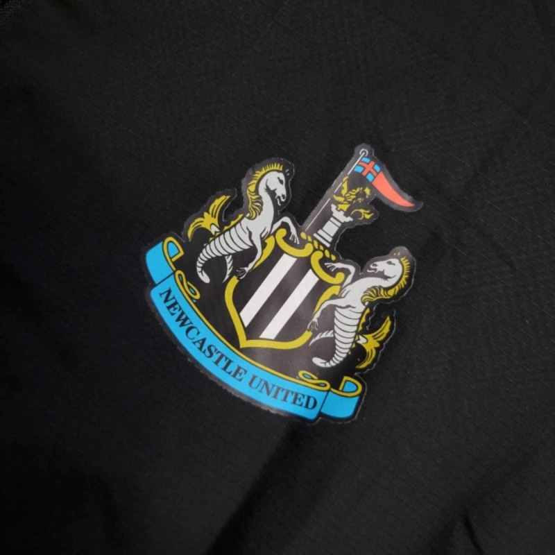 2025 Newcastle United Black Windbreaker Sport Unifom jersey Sport Unifom