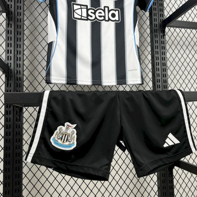 2025/26 Newcastle United Home jersey kids Kits size: 16-28