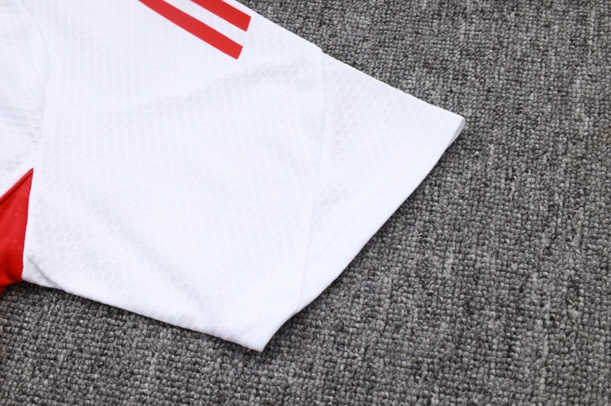 2026 Bayern Munich White Training Set Shirt and Shorts 0sold