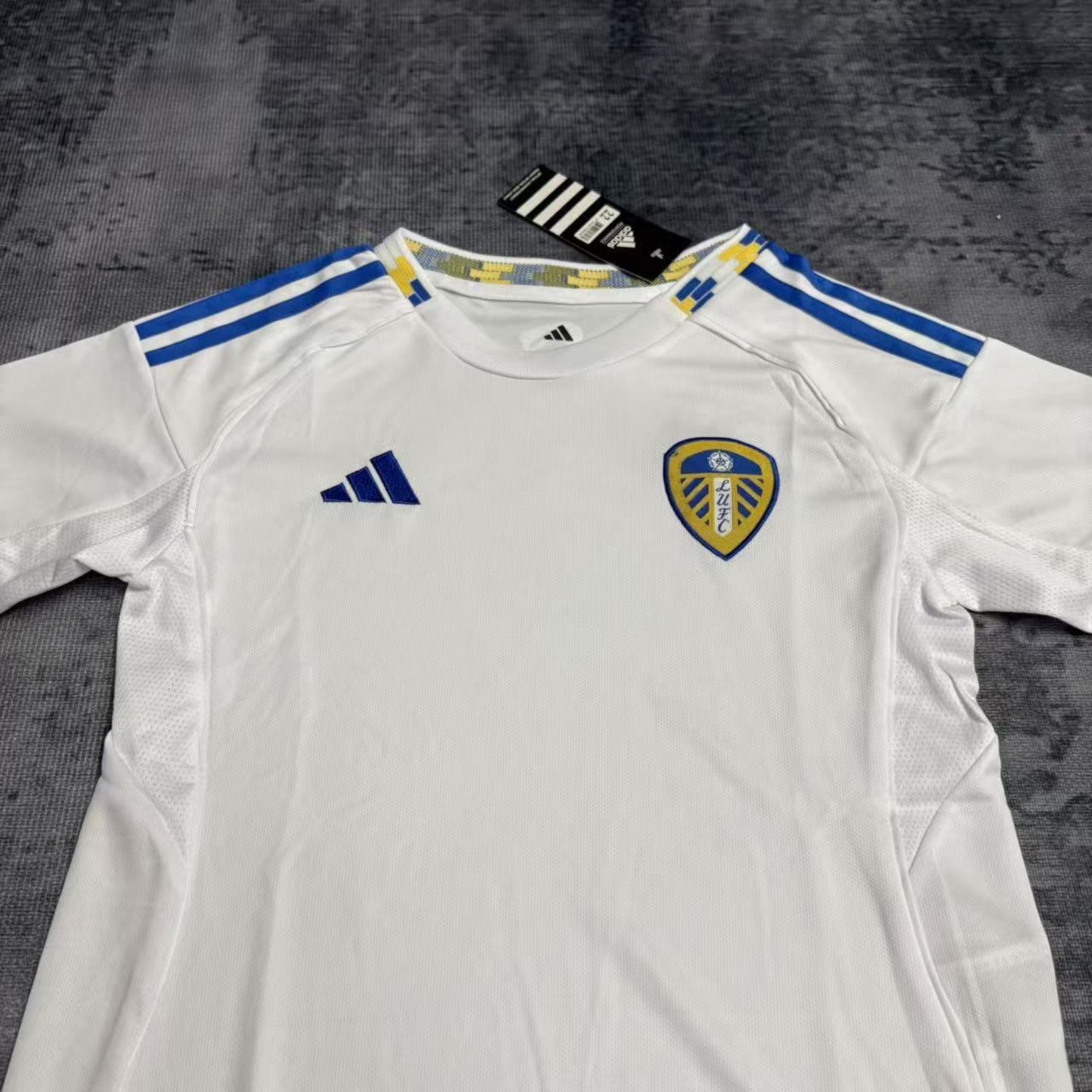 2025/26 Leeds United F.C. Home jersey Kid Kits Size 16-28