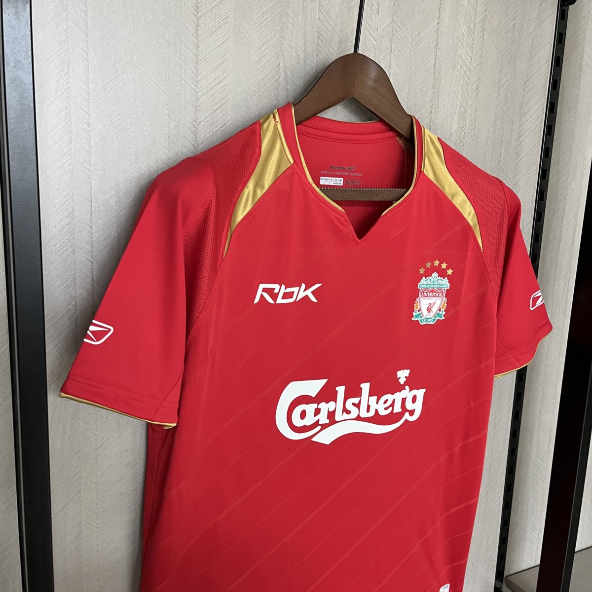 Retro Liverpool 2005/06 Home jersey Fan Version
