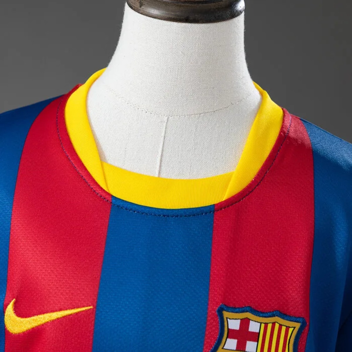 Retro Barcelona 2010/11 Home Kid Kits