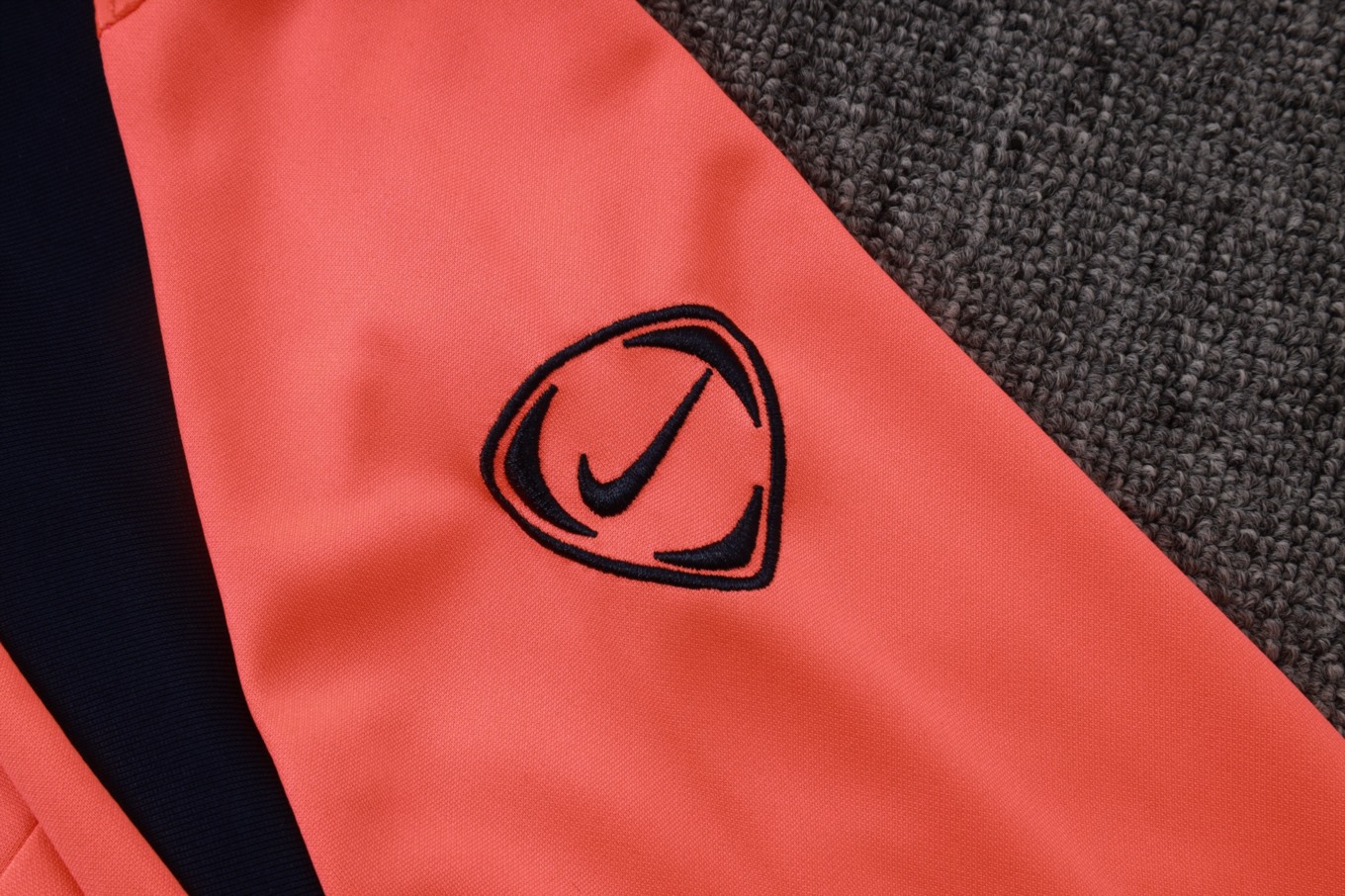 202526 Barcelona Orange Long-sleeved half-pull training kit Football team kit