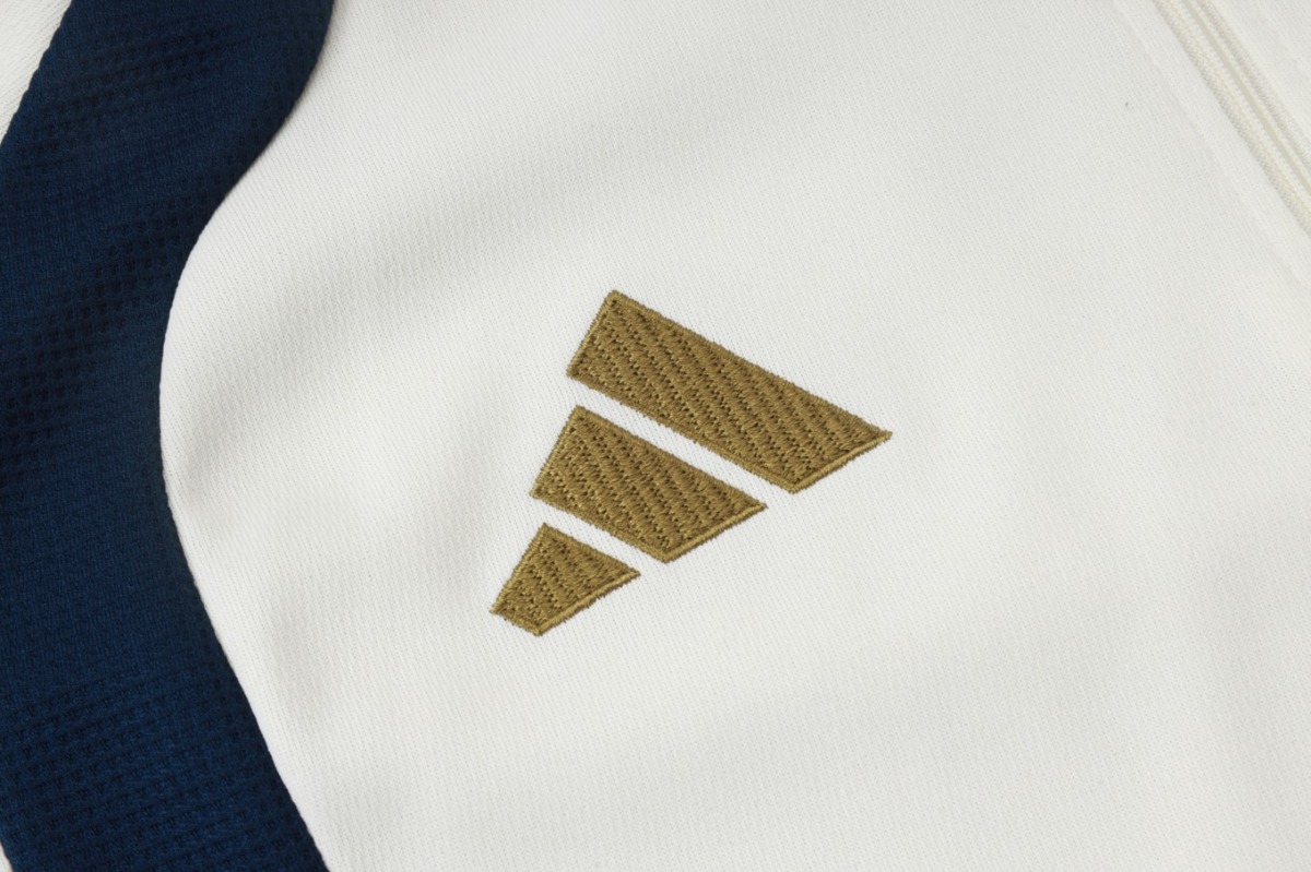 2026 Bayern Munich Beige Training Set Shirt and Shorts