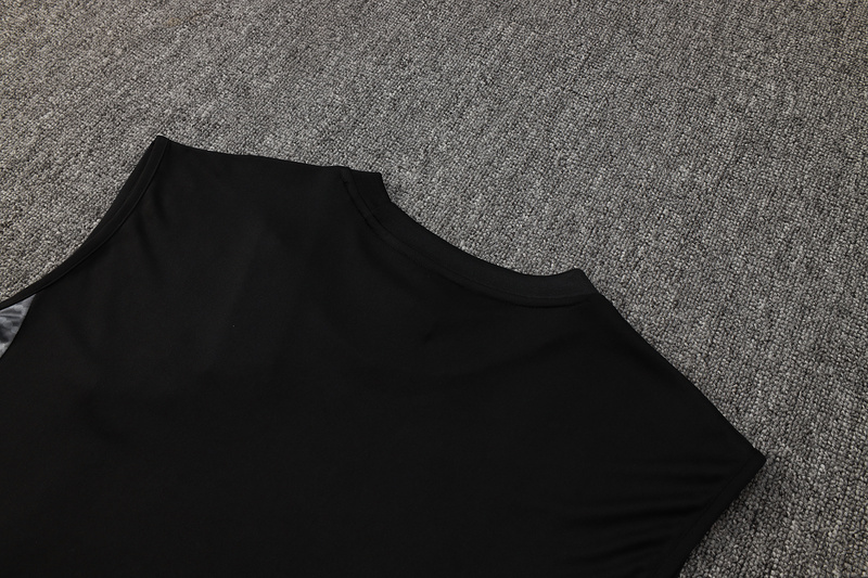 24/25 Real Madrid Black Training Set Shirt and Shorts
