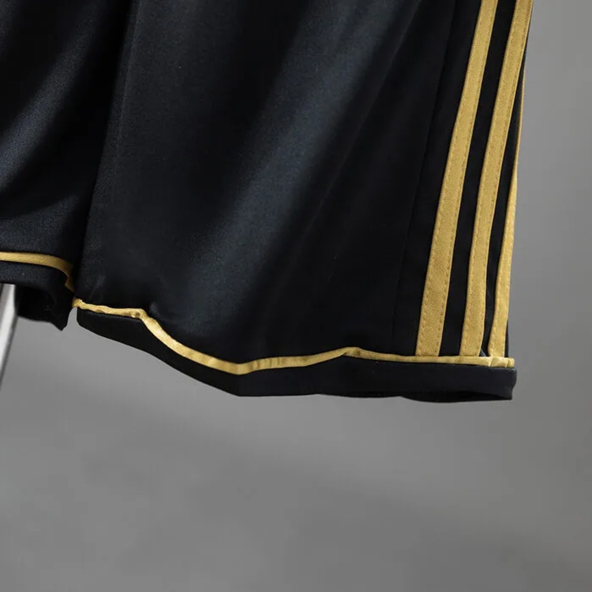 Retro Real Madrid 2011/12 Away Kid Kits