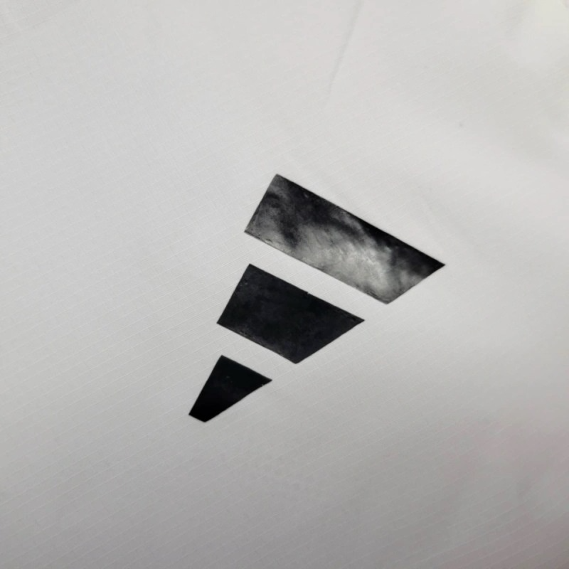 2025 Manchester United White Windbreaker Sport Unifom jersey Sport Unifom