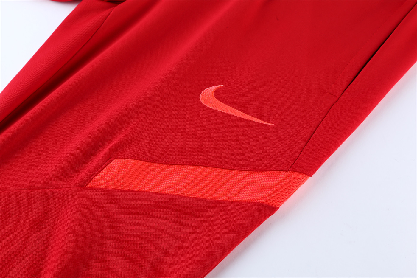 2021 Liverpool Red Long-sleeved half-pull training kit Football team kit