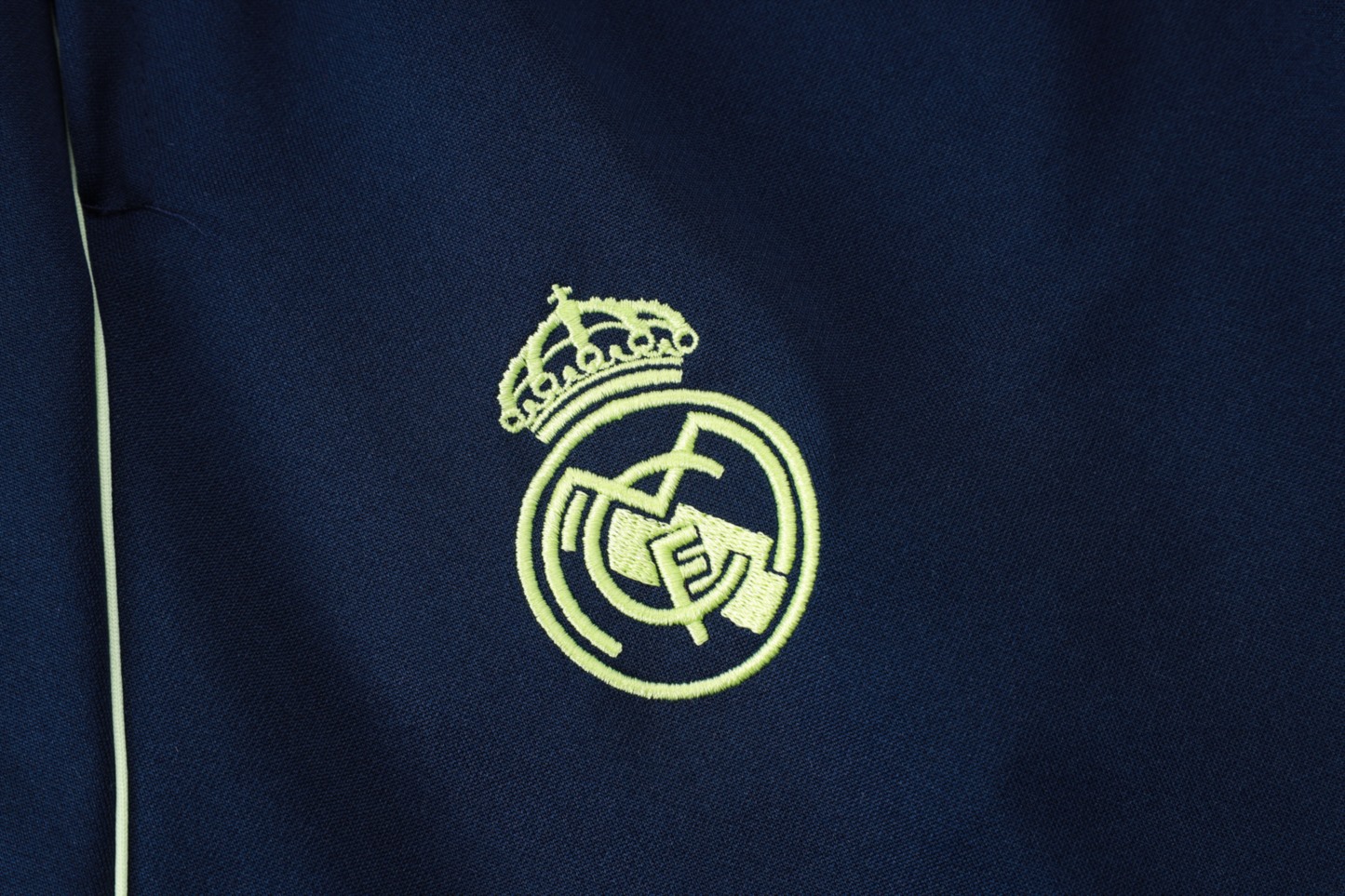 2025/26 Real Madrid light green Jacket Training Suit Set Football Team Shirt Sports Fashion