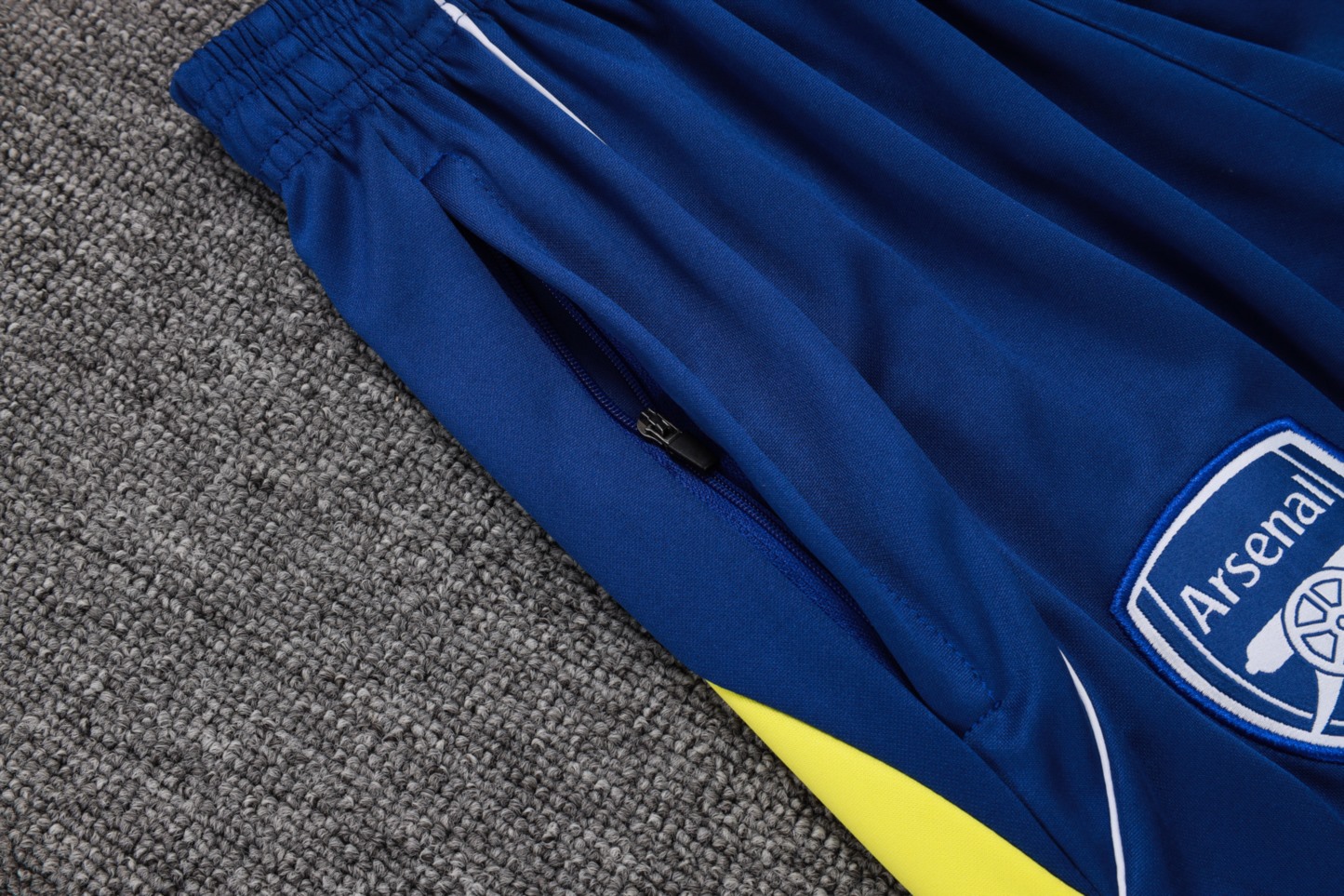 202526 Arsenal blue-yellow Long-sleeved half-pull training kit Football team kit