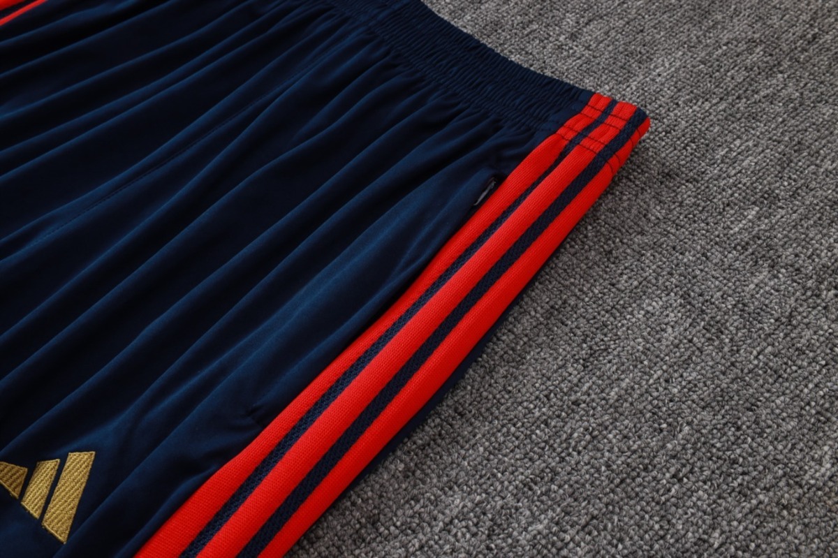2026 Bayern Munich Medium Blue Long-sleeved half-pulltraining kit
