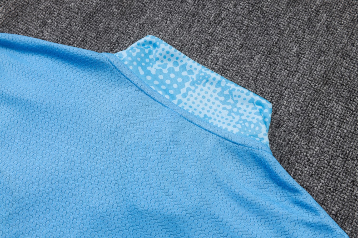 202526 Manchester City Light blue Long-sleeved half-pull training kit Football team kit