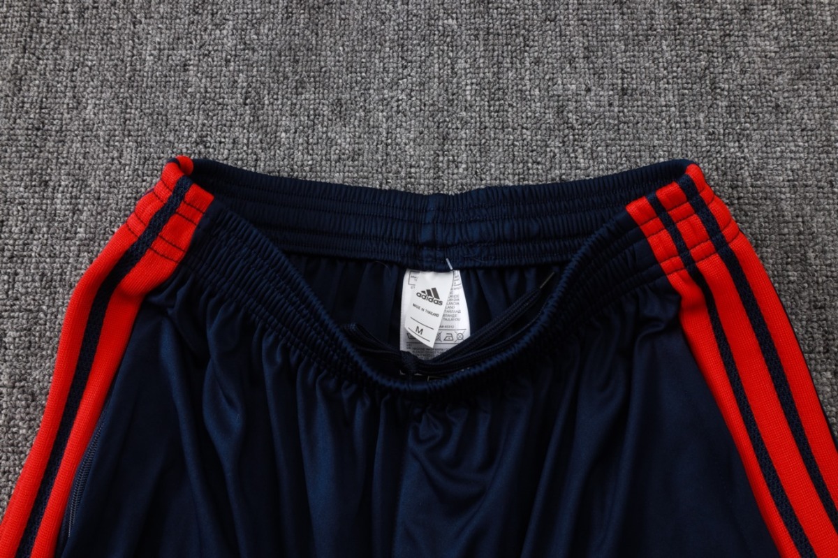 2026 Bayern Munich Medium Blue Long-sleeved half-pulltraining kit