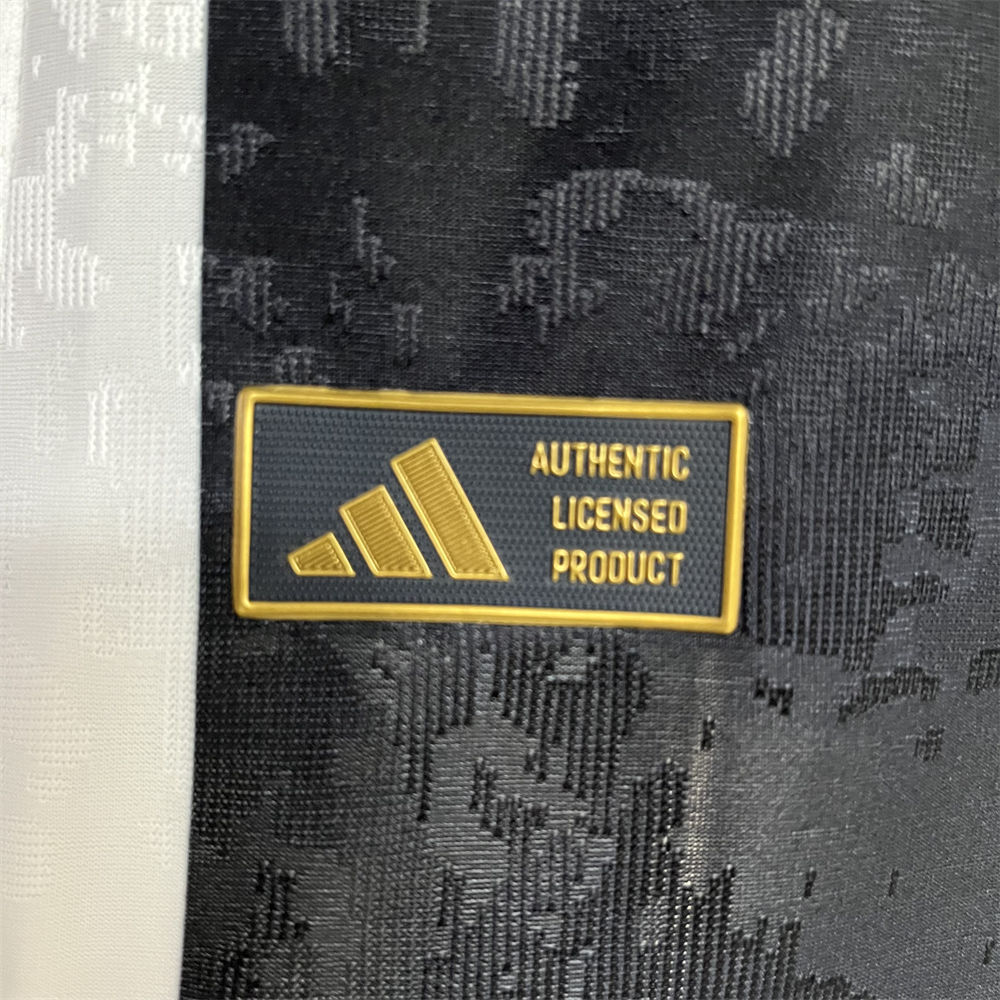 24/25 Juventus Home Jersey Player Version