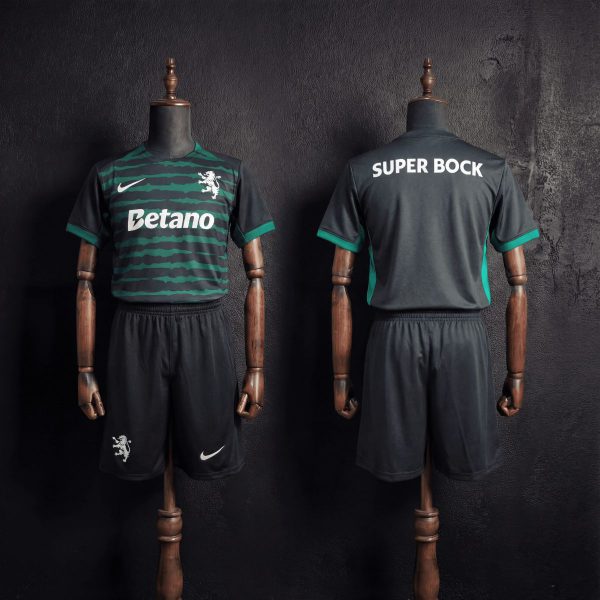 2025/26 Sporting Lisbon Christmas Edition jersey kids Kits size: 16-28