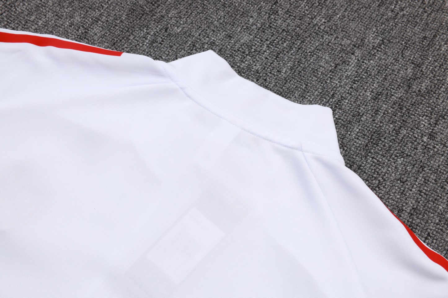 2025/26 Bayern Munich white Jacket Training Suit Set Football Team Shirt Sports Fashion