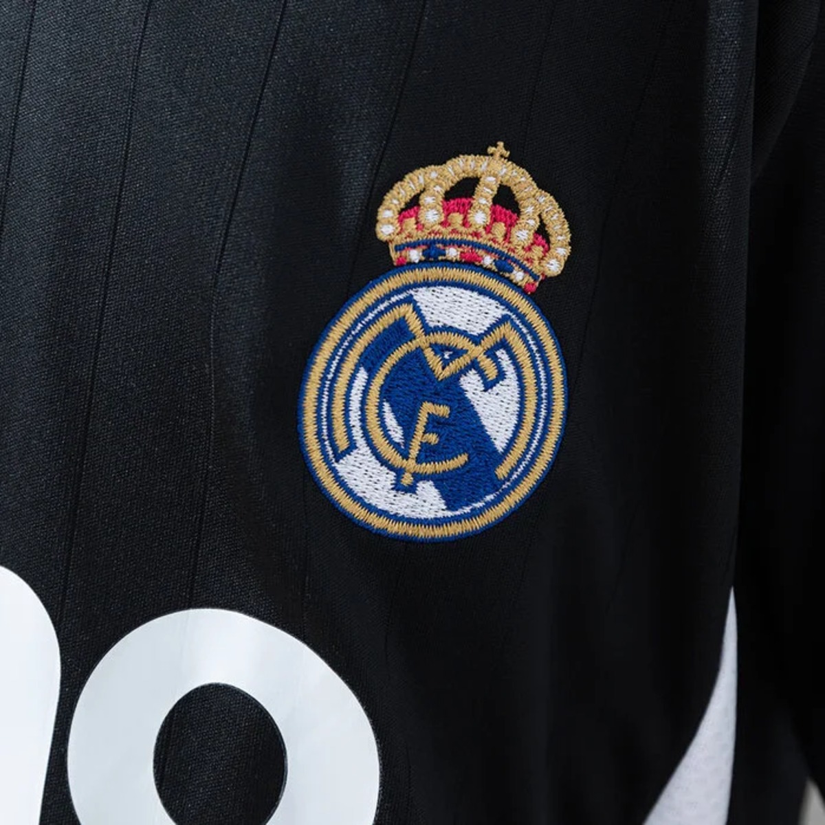 Retro Real Madrid 2006/07 Away Kid Kits