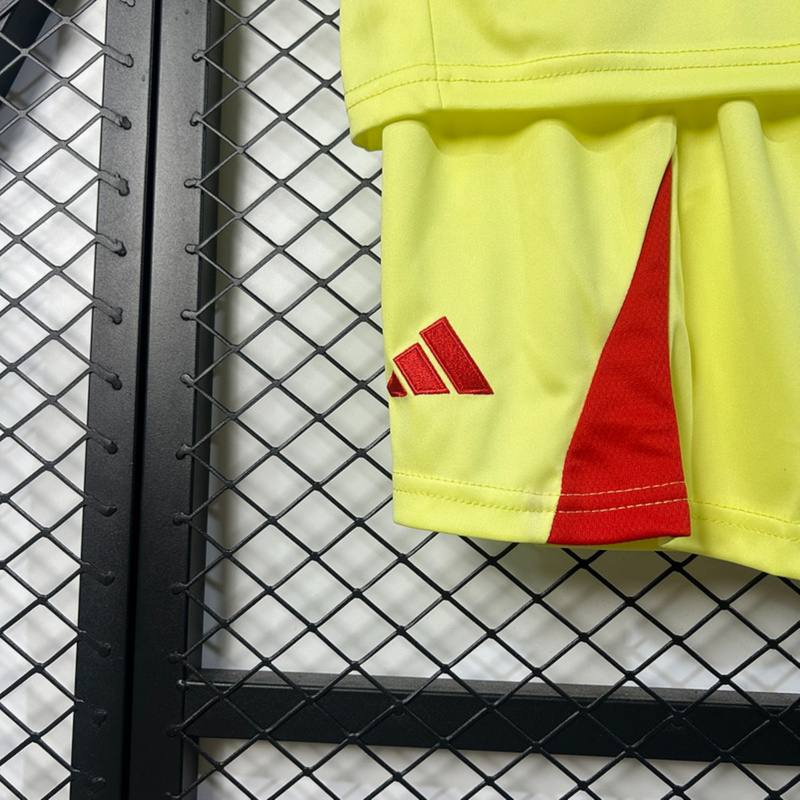 2025/26 Benfica Goalkeeper Yellow jersey kids Kits size: 16-28