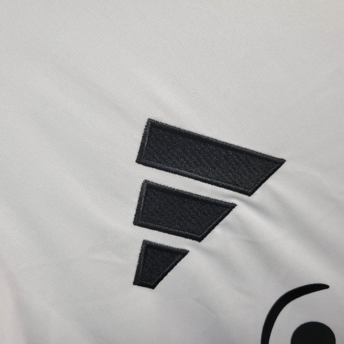 2025/26 Frankfurt Away Jersey Fan Version