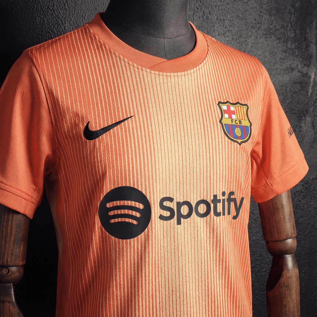 2025/26 Barcelona Goalkeeper Orange jersey kids Kits size: 16-28