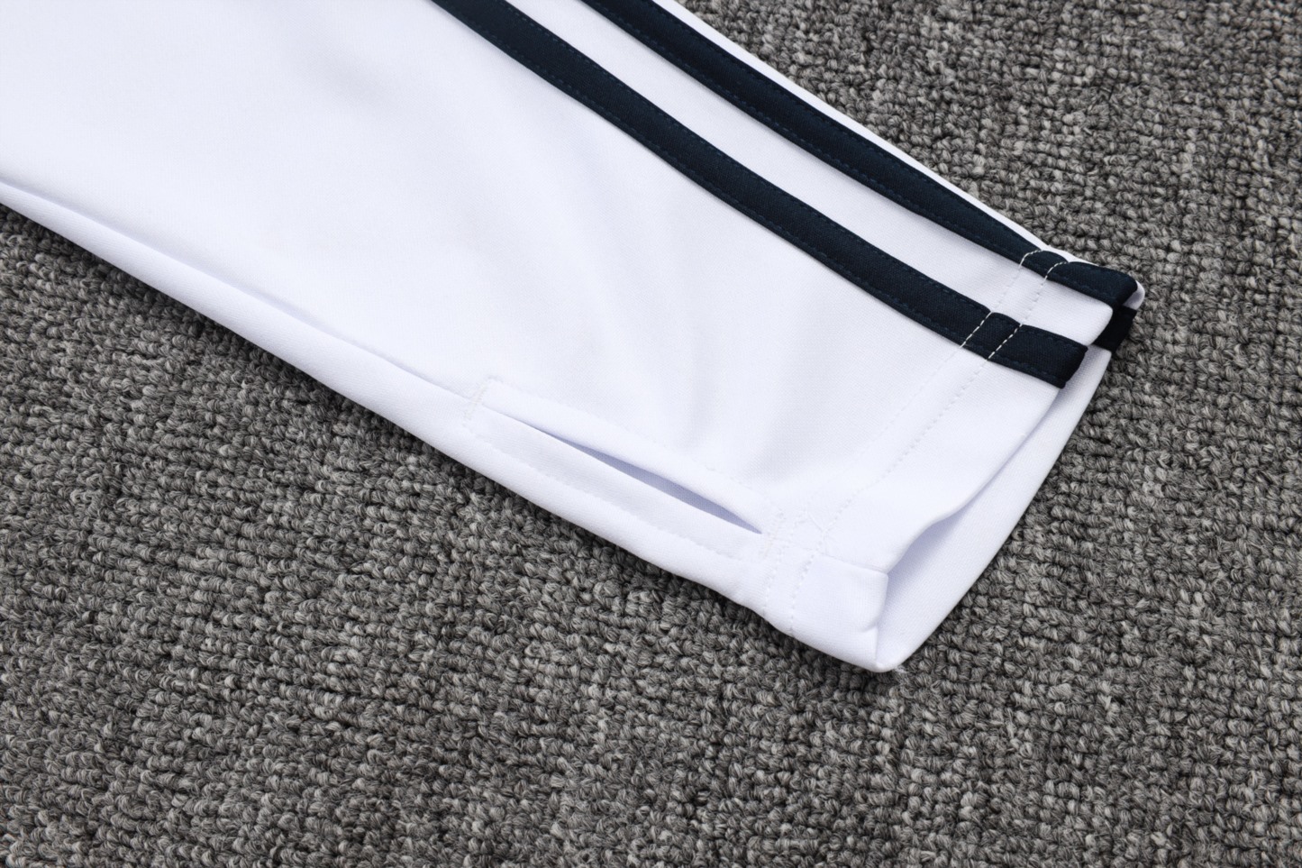 202526 Real Madrid white Long-sleeved half-pull training kit Football team kit