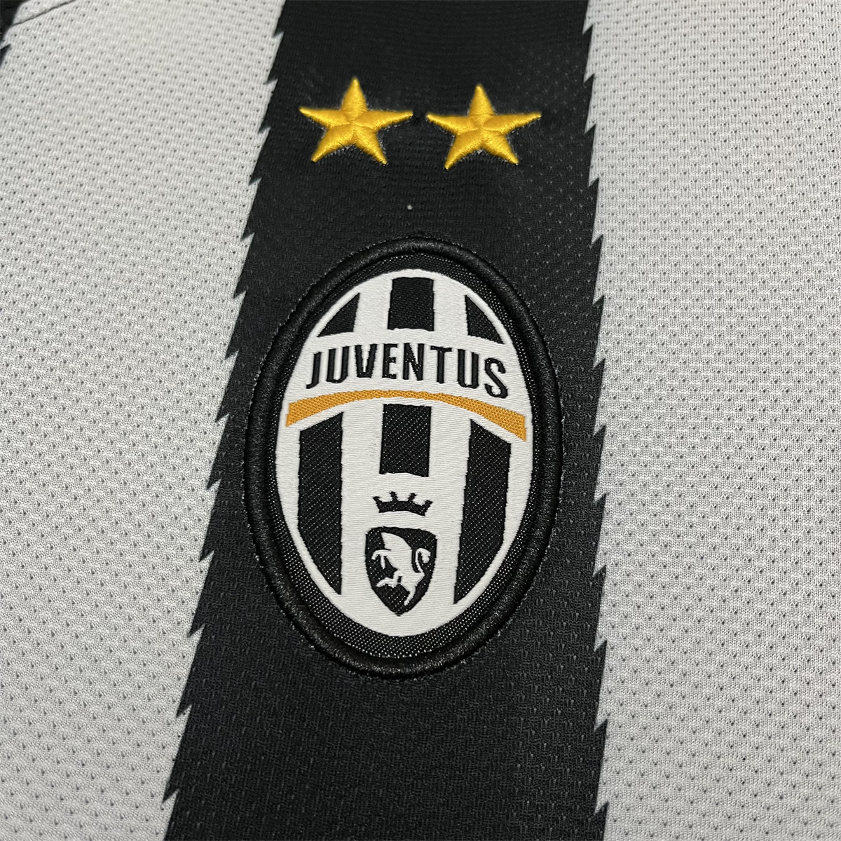 Retro Juventus 10/11 Home  jersey Fan Version