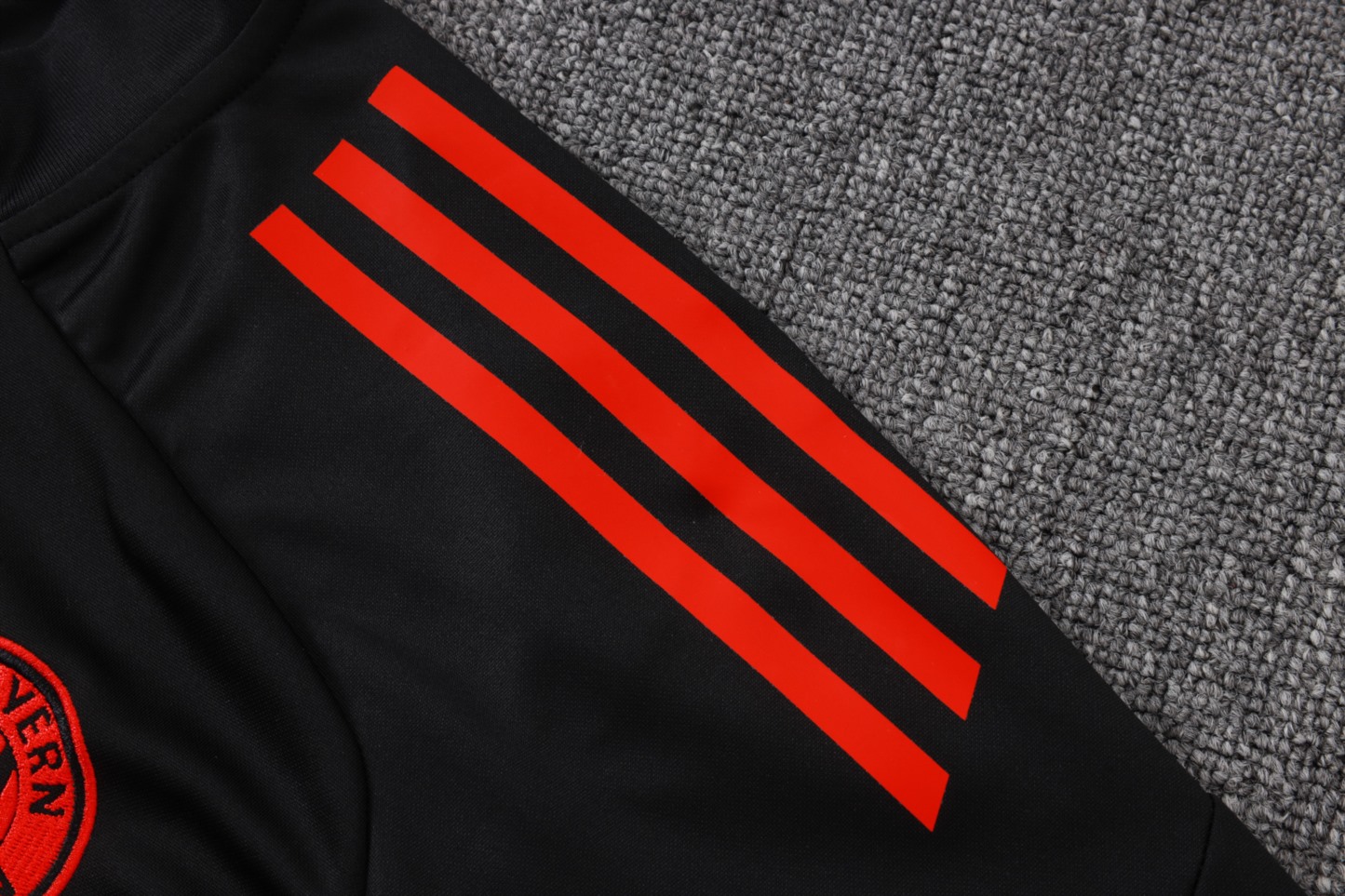 202526 Bayern Munich black Long-sleeved half-pull training kit Football team kit