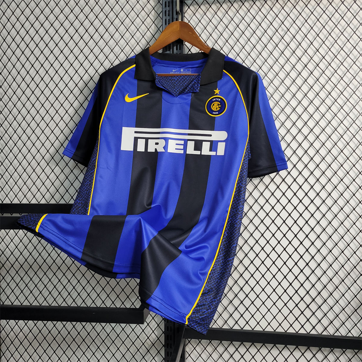 Retro Inter Milan 01/02 Home jersey Fan Version