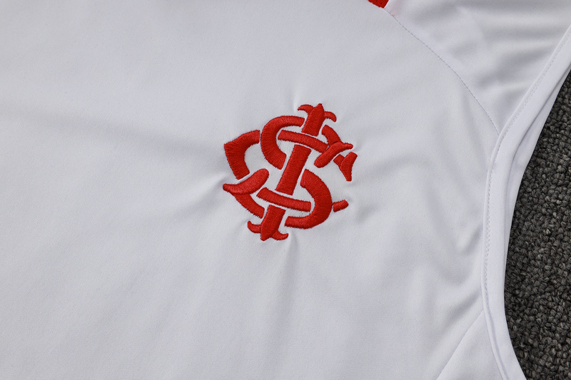 24/25 Internacional White Training Set Shirt and Shorts