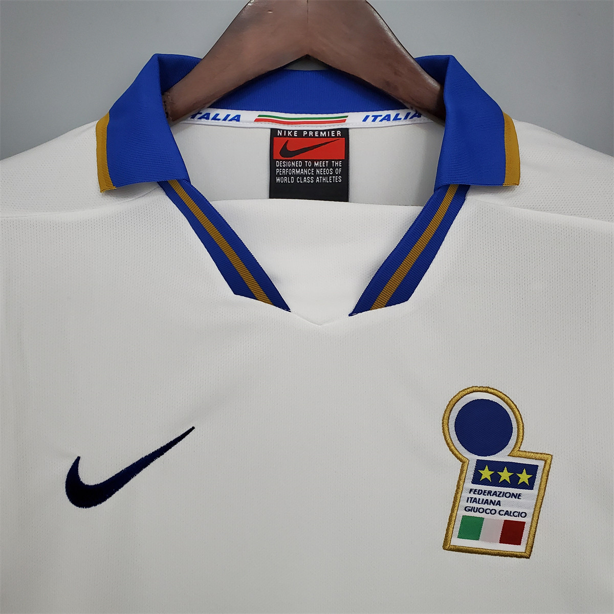 Retro Italy 1996 Away jersey Fan Version
